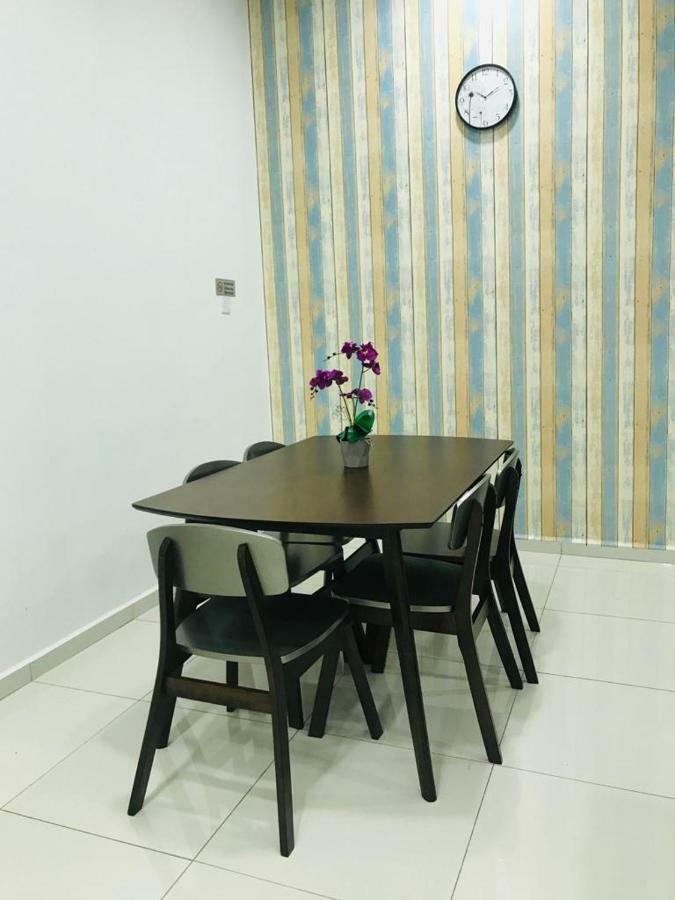 Z&M Homestay Jertih Exterior photo