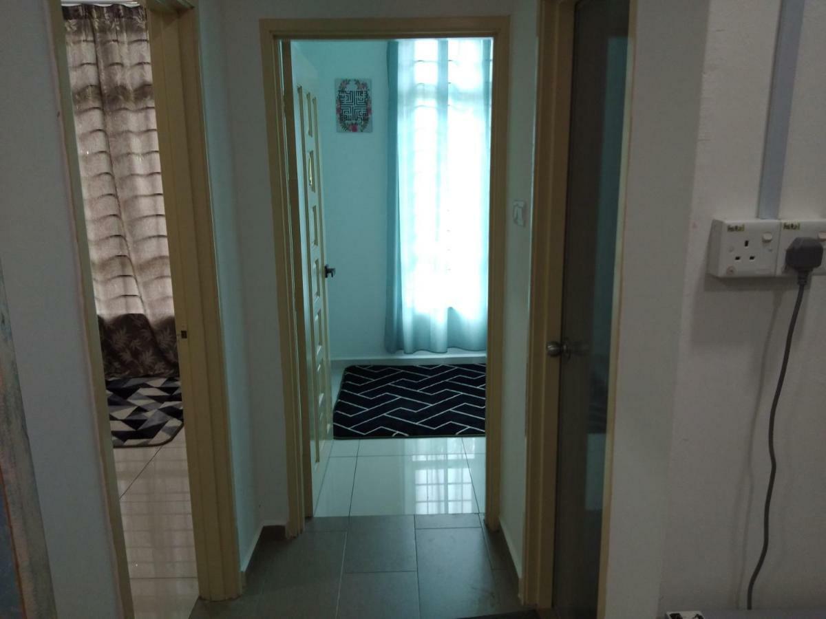 Z&M Homestay Jertih Exterior photo